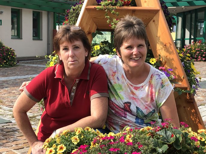 Hildetraud Selinger und Christine Dabernig